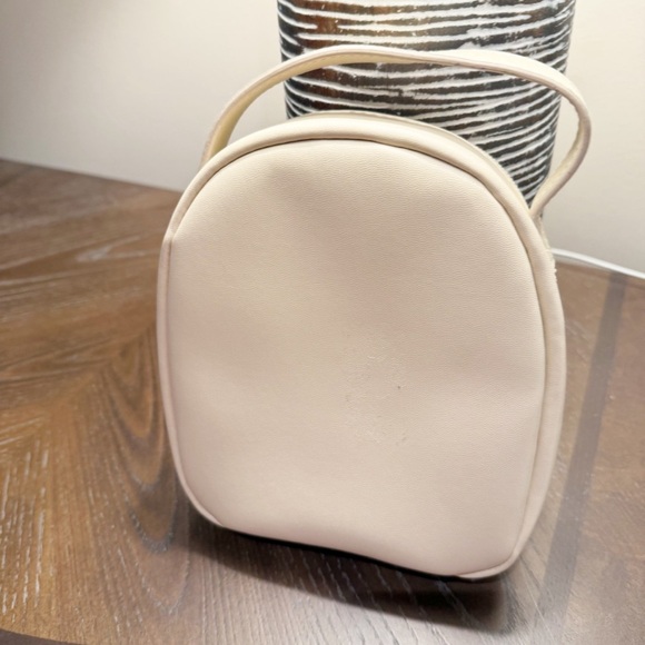 BVLGARI: Beige & "Logo", Travel/Cosmetic Bag - Picture 5 of 9